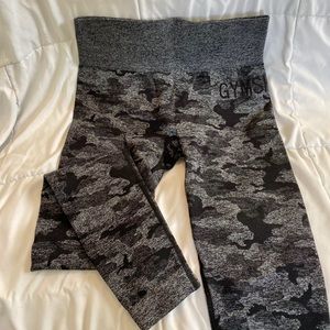 Small gymshark leggings
